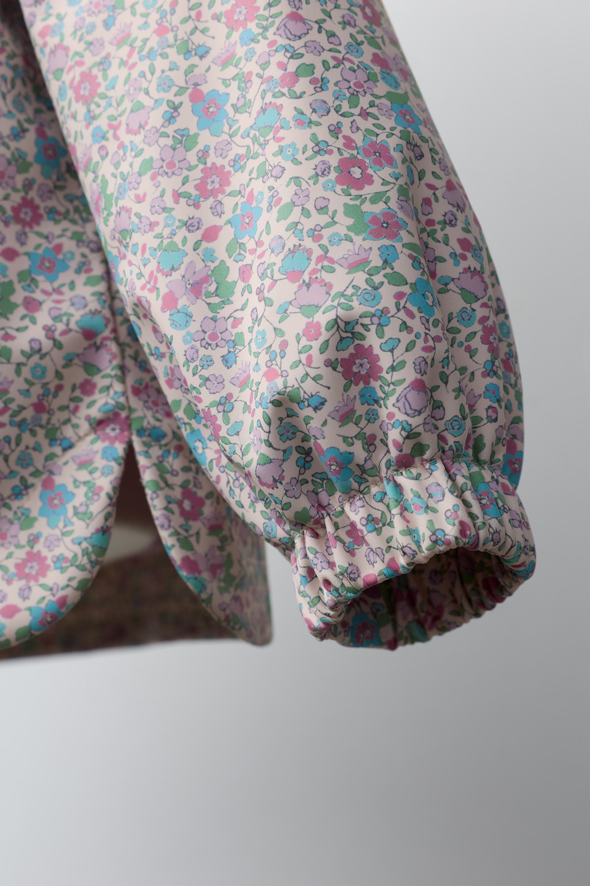 RUBBERIZED FLORAL WATER REPELLENT RAINCOAT
